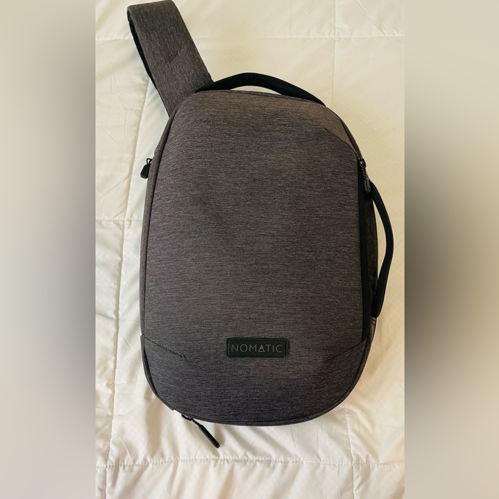 Nomatic Gray Sling Bag 10L
